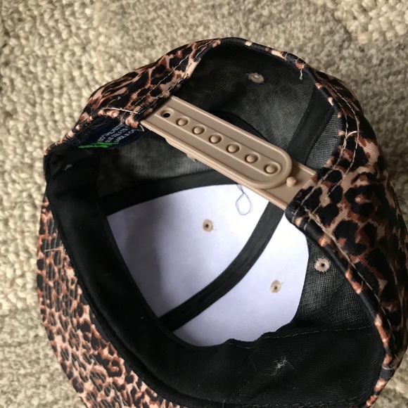 Cheetah SnapBack - Picture 5 of 5